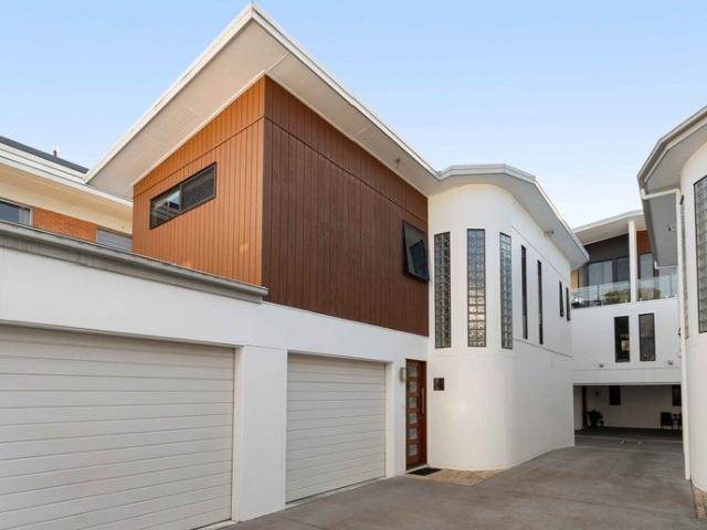 Townhouse for sale in Toombul, Queensland
