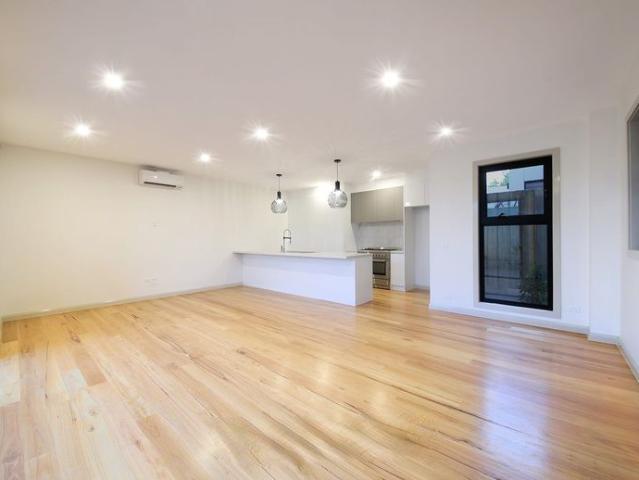 Townhouse for rent in Camerons Creek, Victoria