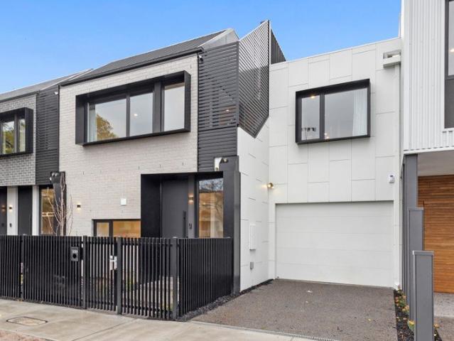 Townhouse for rent in Murrumbeena, Melbourne