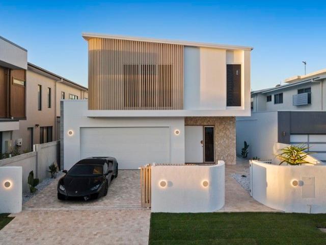 House for sale in Helensvale Town Centre, Queensland