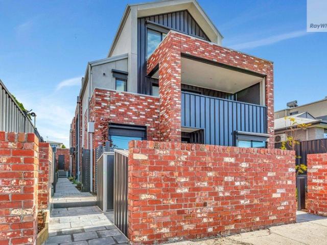 Townhouse for rent in Camerons Creek, Victoria