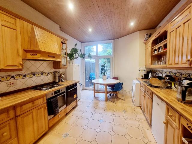 Room for rent in Crouch End, Greater London