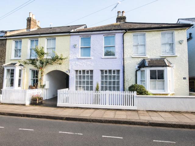 House for rent in Mortlake, Greater London