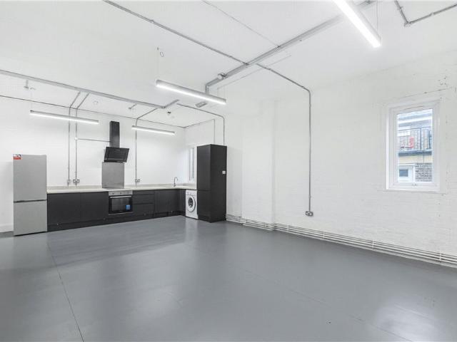 House for rent in Shacklewell, Greater London