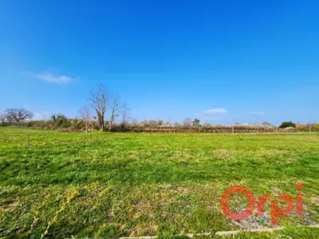 Terrain vente à Saint-Amand-Montrond, Arcomps