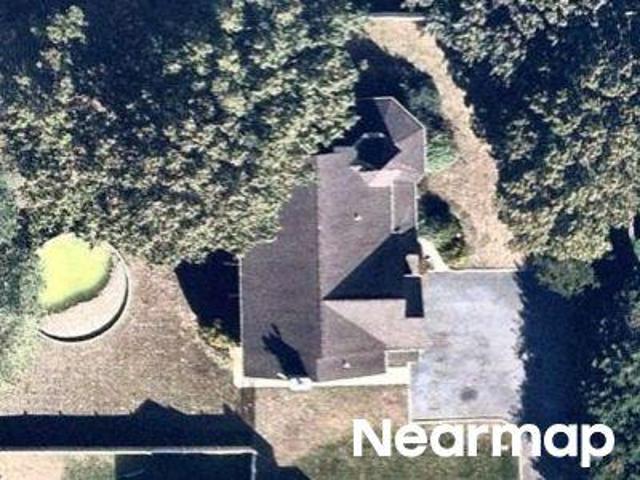 House for sale in Farmingville