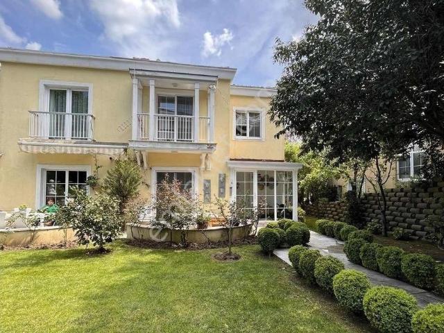 İstanbul içerisinde satılık Villa