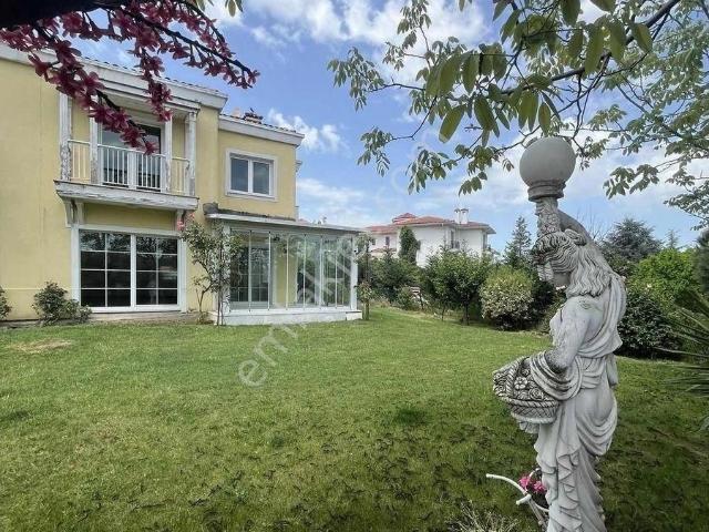 İstanbul içerisinde kiralık Villa