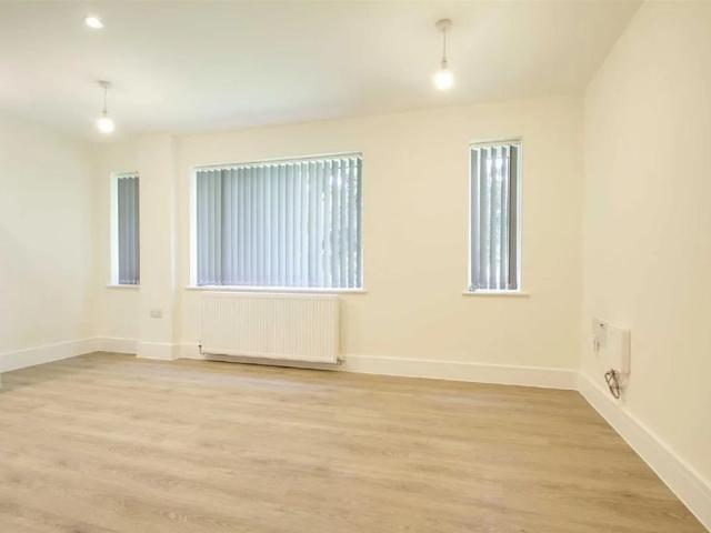 Room for rent in Hatching Green, Five Acres