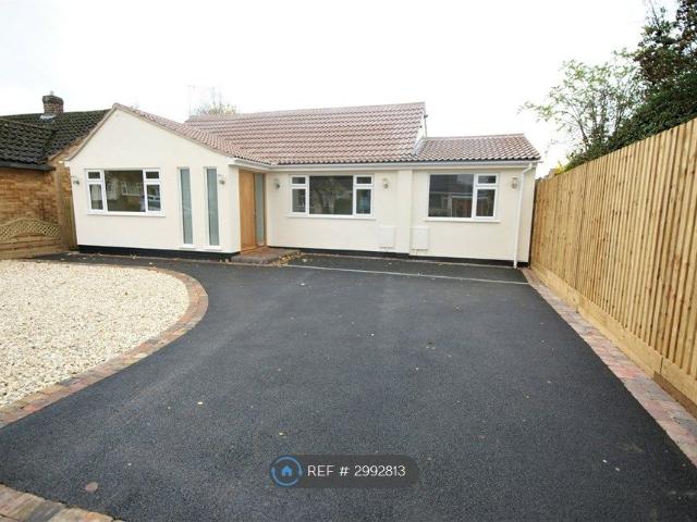 House for rent in Green Close, Warwickshire