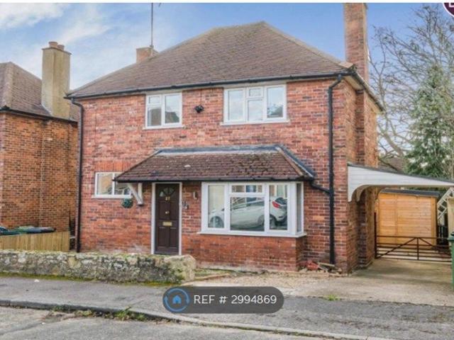 Room for rent in Westborough, Surrey