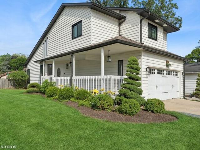 House for sale in Round Lake