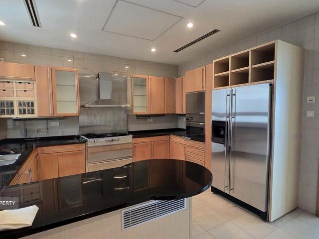 Condominium for sale in Newton