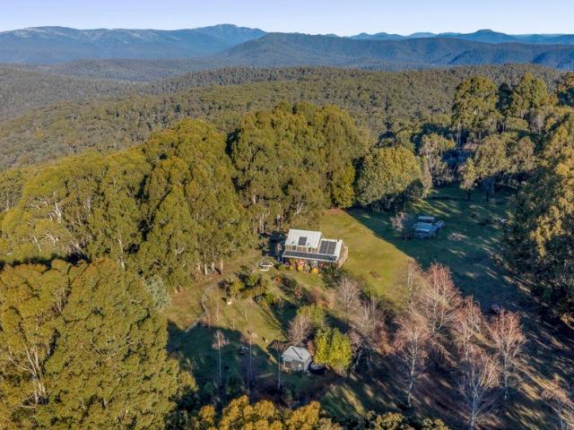 Cottage for sale in Tolmie, Victoria