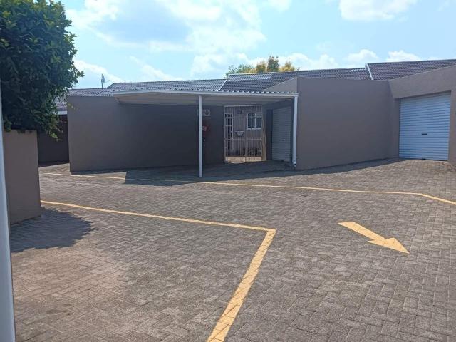 Townhouse for sale in Bloemfontein, Mangaung Metropolitan Municipality