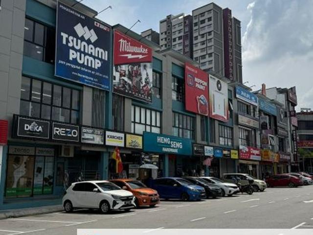 Shop for rent in Tanjong Sepat, Selangor