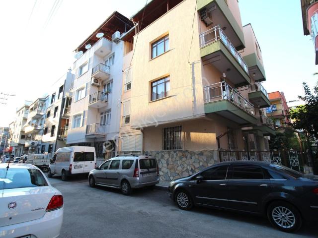 Buca, İzmir içerisinde satılık Bina