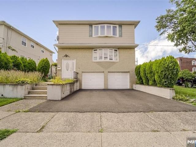 House for sale in North Arlington