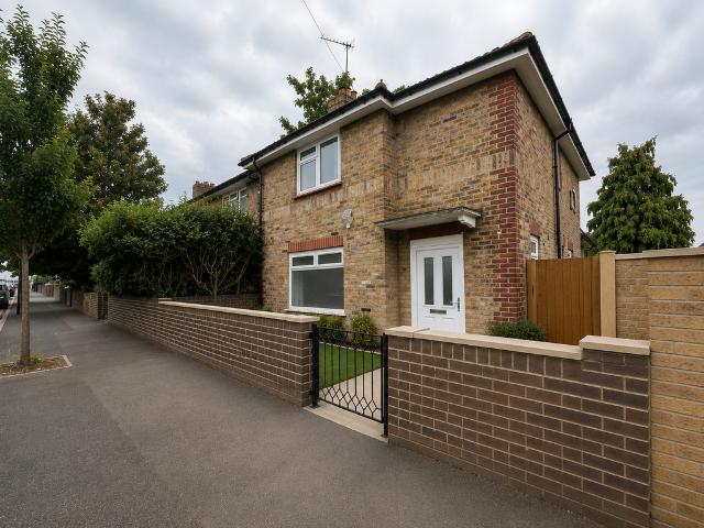 House for rent in Silvertown, Greater London