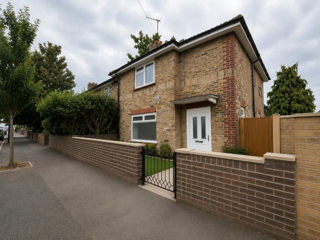 Apartment for rent in Silvertown, Greater London