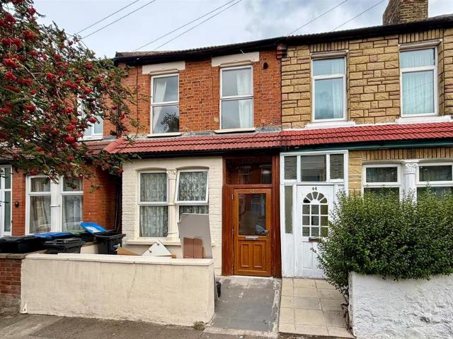 House for rent in Lower Edmonton, Greater London