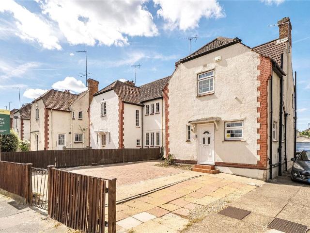 House for rent in London Borough of Ealing, Greater London