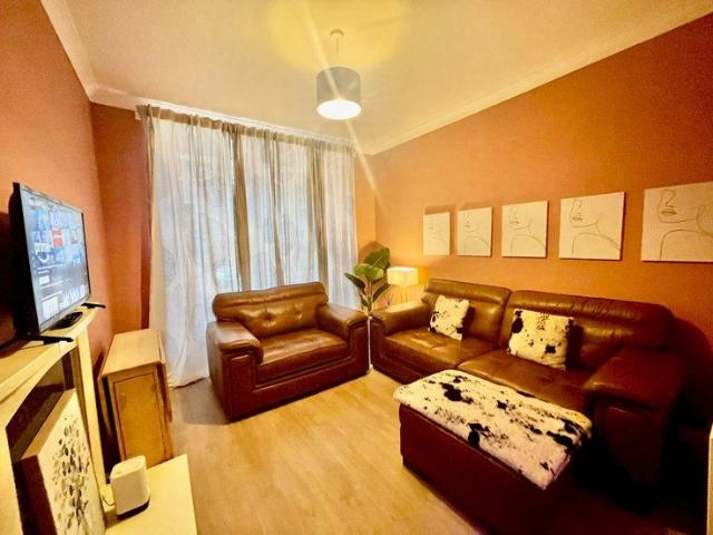 Apartment for rent in Castlehead, Glenburn