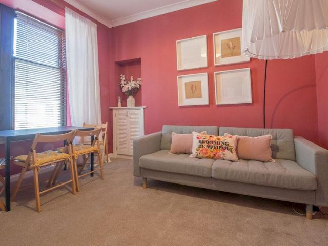 Apartment for rent in Castlehead, Glenburn