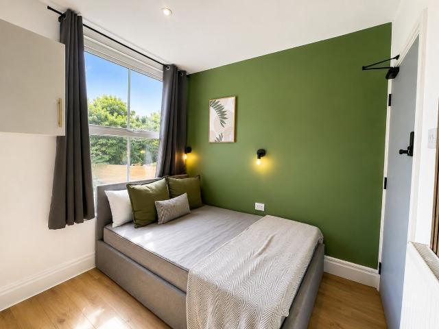Room for rent in Fenside, Boston