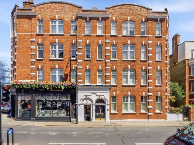 Apartment for rent in Lot's Village, Greater London