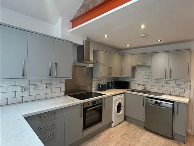 Room for rent in Ball Hill, West Midlands