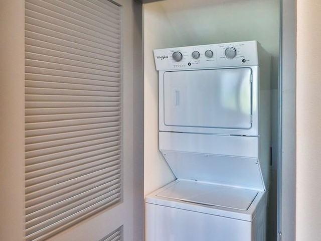 Apartment for rent in Canoga Park, California