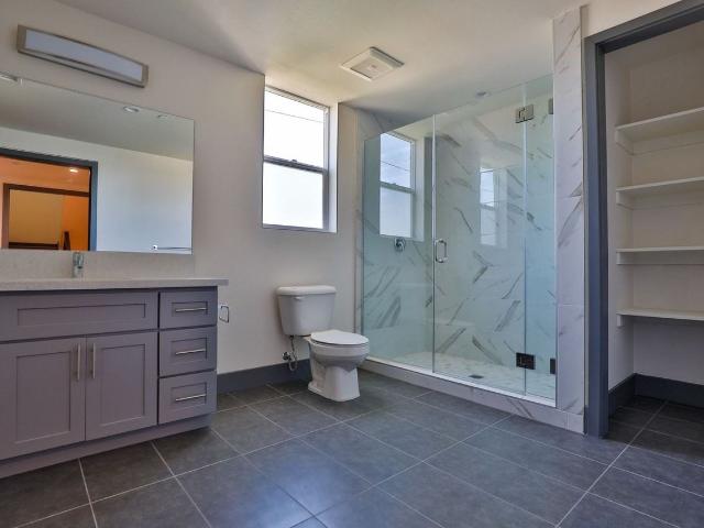 Apartment for rent in Canoga Park, California