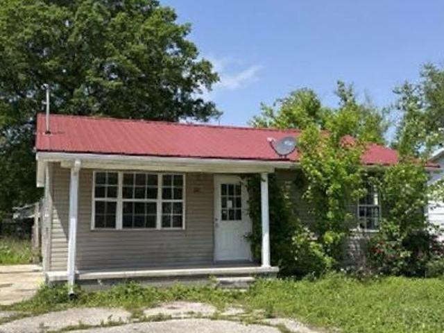 House for sale in Poplar Bluff, Missouri