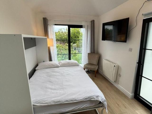 Apartment to rent in Sandycove, Dalkey
