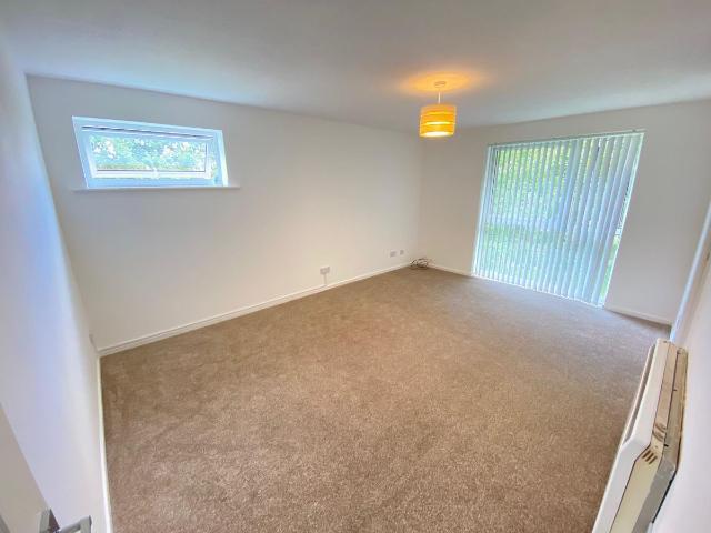 Apartment for rent in Woodhall Farm, Pouchen End