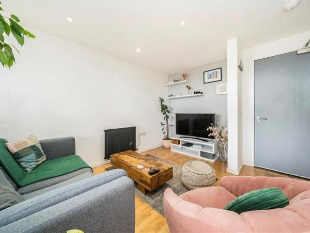 Apartment for rent in London Borough of Lewisham, Cat Hill