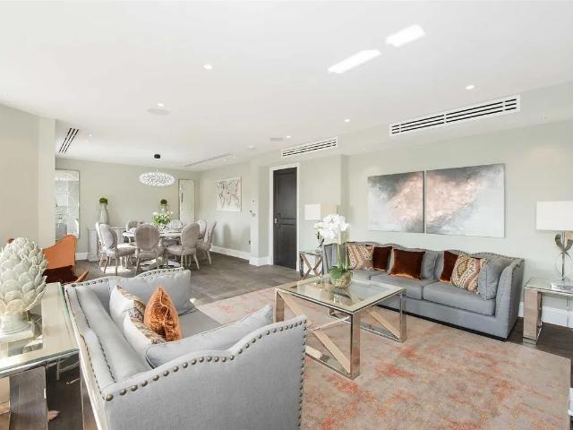 Apartment for rent in Belsize Park, Greater London