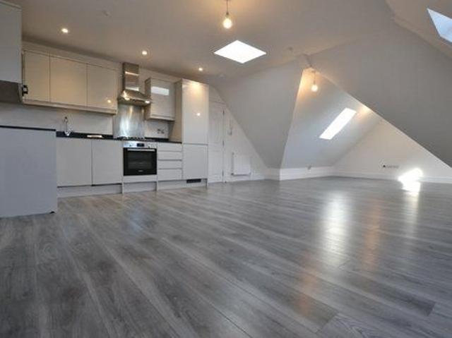 Apartment for rent in London Borough of Croydon, Sanderstead