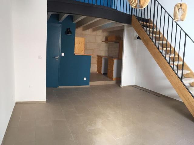 Studio location à Arles