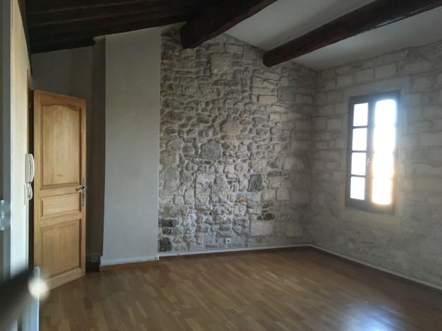 Studio location à Arles