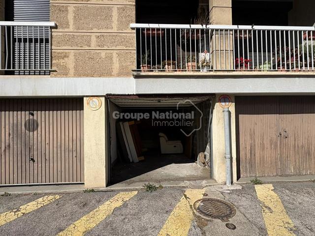 Garage vente à Arles