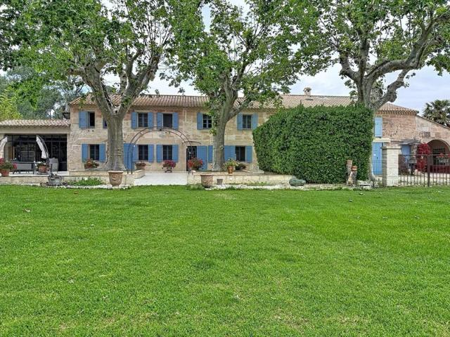 Maison vente à Arles, Bouches-du-Rhône