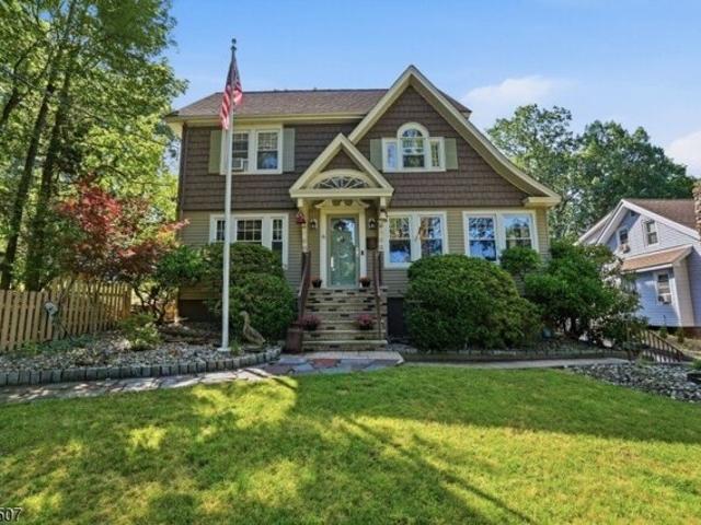 House for sale in Caldwell, New Jersey