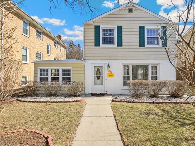 House for sale in Arlington Heights, Illinois