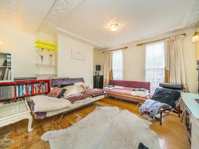 House for rent in Chalk Farm, Cat Hill