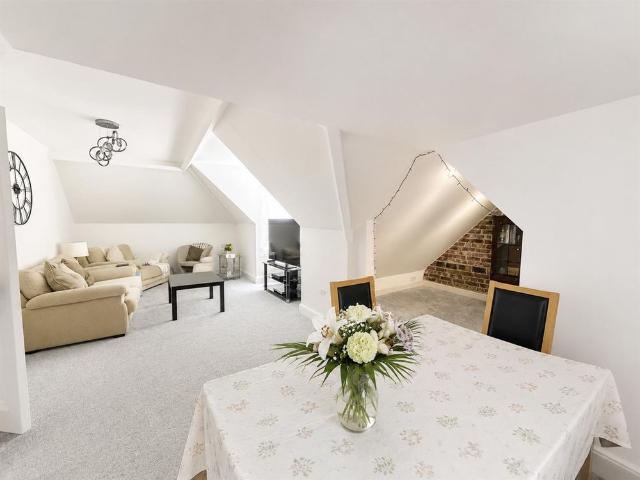 Apartment for rent in Upperton, Eastbourne