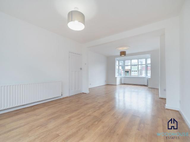 House for rent in Brunswick Park, Greater London