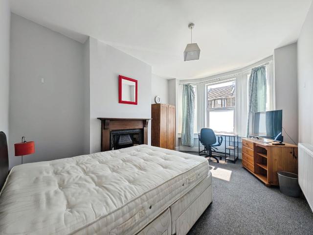 Room for rent in Dulcote, Bath And North East Somerset