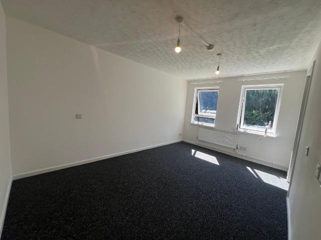 Studio for rent in Cog, Sully